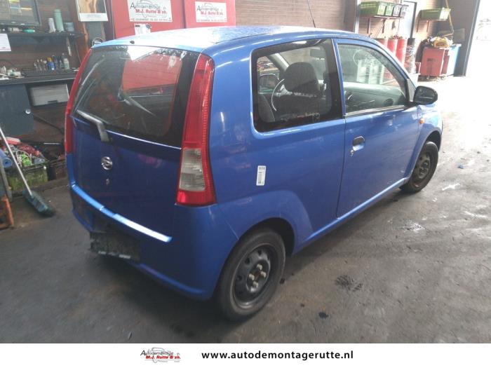 Daihatsu Cuore 1.0 12V DVVT Skrotfordon (2006, BLAUW)
