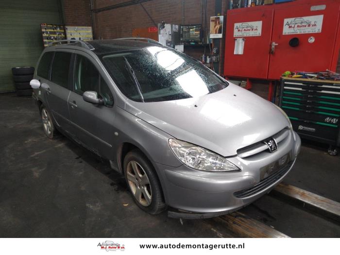 Peugeot 307 SW 2.0 16V Schrottauto (2003, Grau)