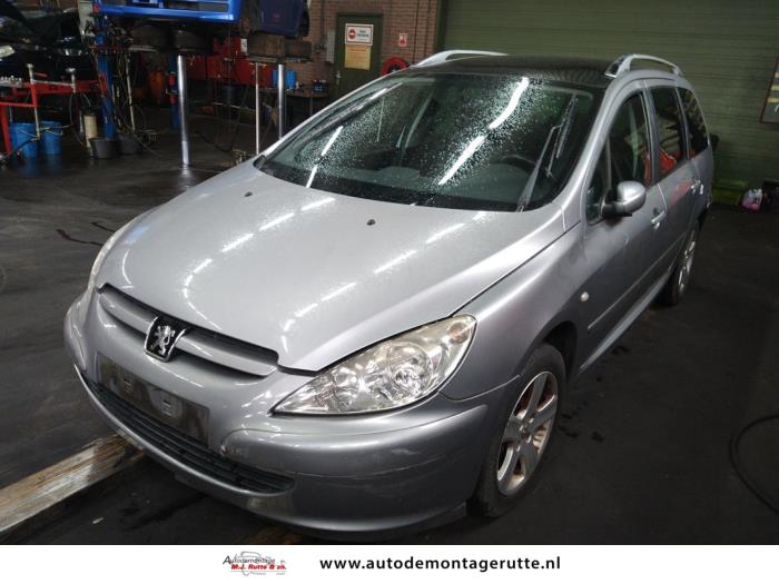 Peugeot 307 SW 2.0 16V Schrottauto (2003, Grau)