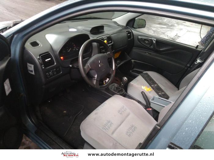 Mitsubishi Space Star 1.6 16V Vehículo de desguace (2002, Verde)