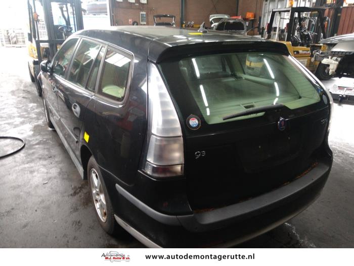 Saab 9-3 Sport Estate 1.9 TiD Samochód złomowany (2005, Czarny)