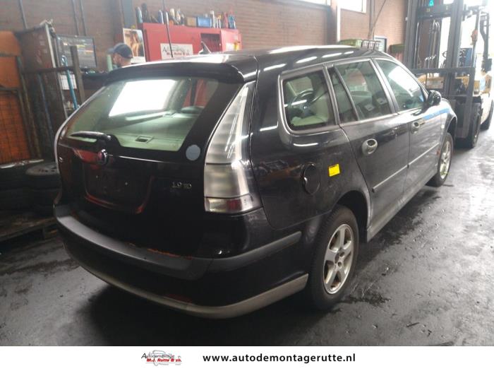 Saab 9-3 Sport Estate 1.9 TiD Samochód złomowany (2005, Czarny)