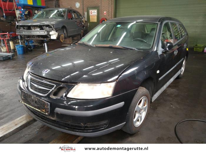 Saab 9-3 Sport Estate 1.9 TiD Samochód złomowany (2005, Czarny)