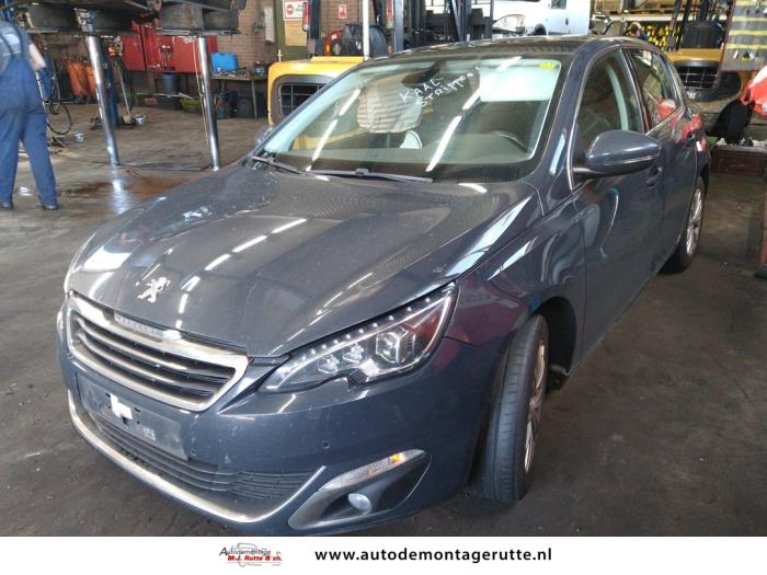 Peugeot 308 1.2 12V e-THP PureTech 110 Samochód złomowany (2015, Szary)