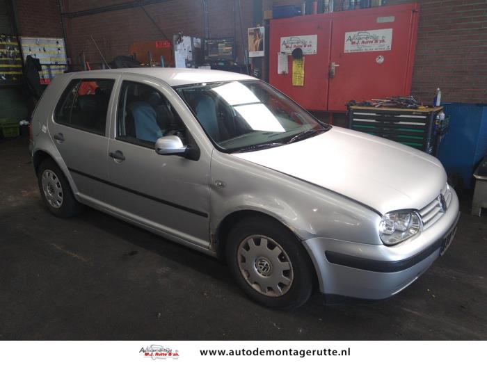 Volkswagen Golf IV 1.6 Vehículo de desguace (2000, Gris)