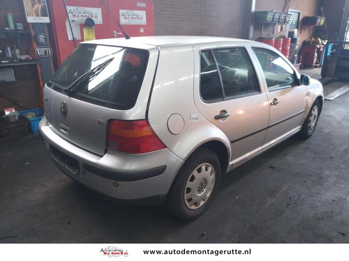 Volkswagen Golf IV 1.6 Vehículo de desguace (2000, Gris)