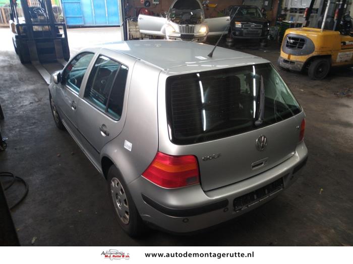 Volkswagen Golf IV 1.6 Vehículo de desguace (2000, Gris)
