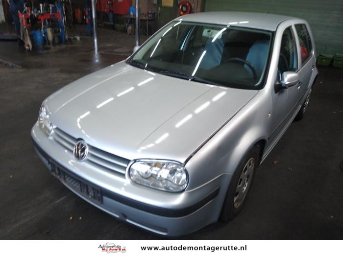 Volkswagen Golf IV 1.6 Vehículo de desguace (2000, Gris)