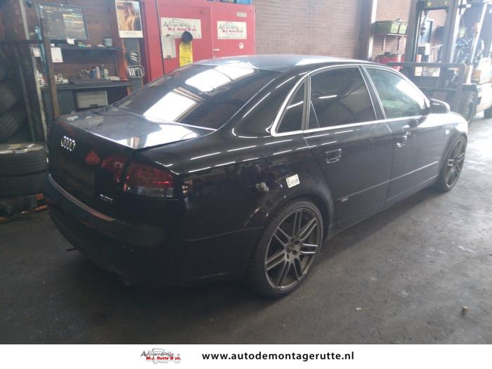 Audi A4 2.0 TFSI 20V Épave (2005, Noir)