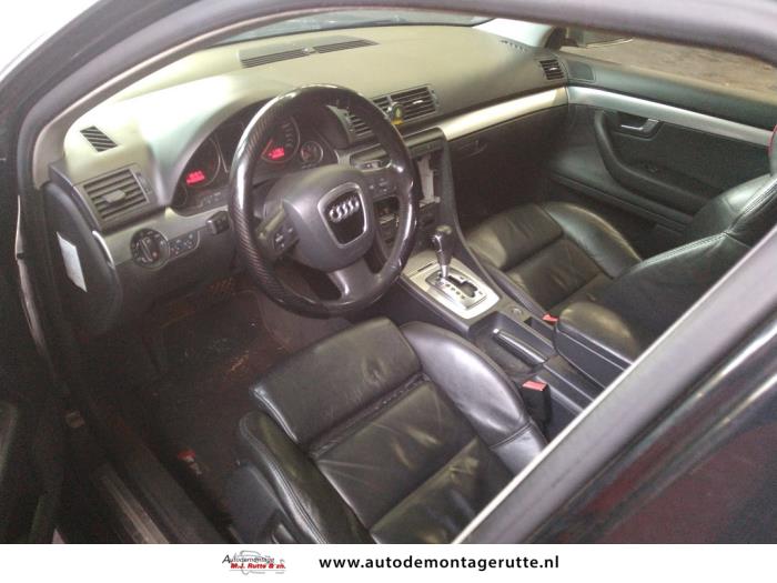 Audi A4 2.0 TFSI 20V Épave (2005, Noir)