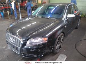 Audi A4 2.0 TFSI 20V  (Épave)
