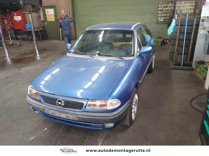 Opel Astra F 1.6i Salvage vehicle (1996, Blue)