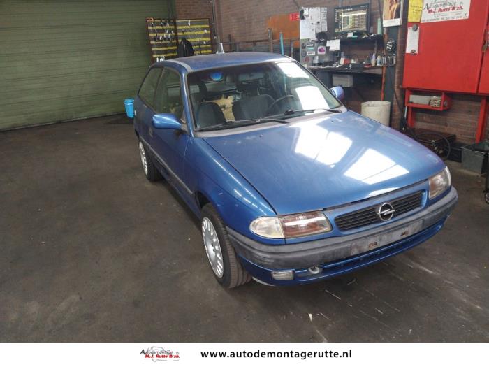 Opel Astra F 1.6i Salvage vehicle (1996, Blue)