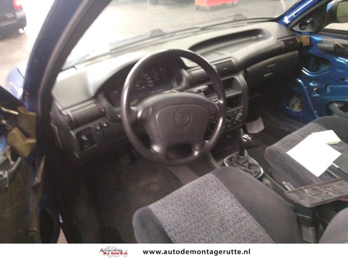 Opel Astra F 1.6i Salvage vehicle (1996, Blue)