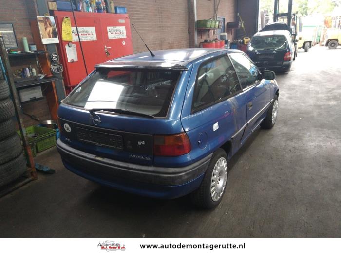 Opel Astra F 1.6i Salvage vehicle (1996, Blue)