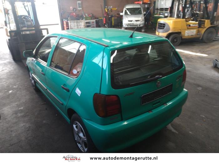 Volkswagen Polo III 1.6i 75 Samochód złomowany (1998, Zielony)