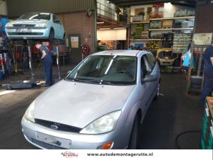 Ford Focus 1 1.6 16V  (Épave)
