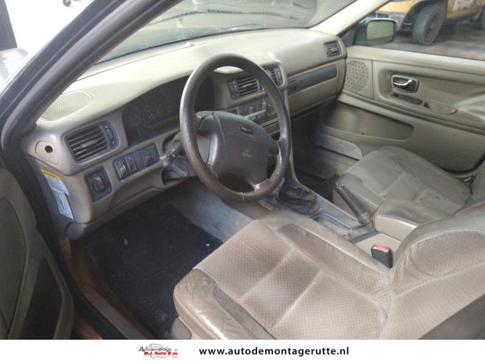 Volvo V70 2.5 10V Salvage vehicle (1998, Blue)