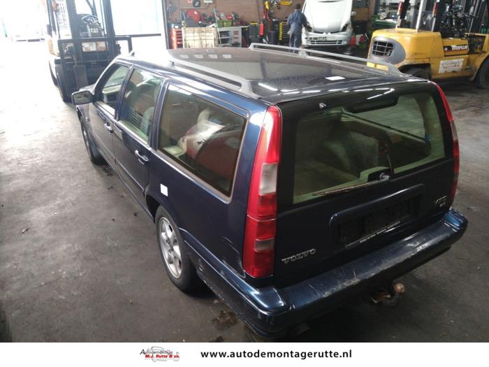 Volvo V70 2.5 10V Salvage vehicle (1998, Blue)
