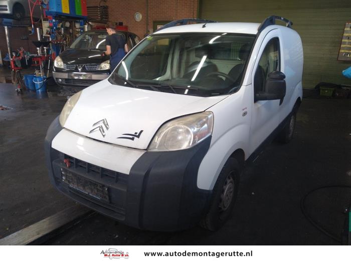 Citroen Nemo 1.4 HDi 70 Vehículo de desguace (2010, Granito)