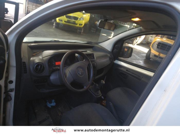 Citroen Nemo 1.4 HDi 70 Vehículo de desguace (2010, Granito)