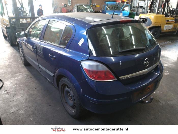 Opel Astra H 1.6 16V Twinport Skrotfordon (2004, BLAUW)