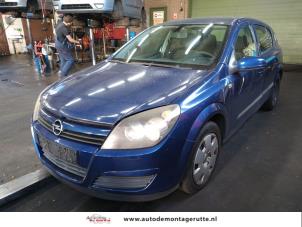 Opel Astra H 1.6 16V Twinport  (Épave)