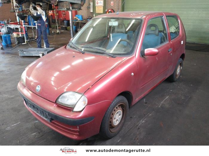 Fiat Seicento 1.1 MPI S,SX,Sporting Salvage vehicle (2002, Red)