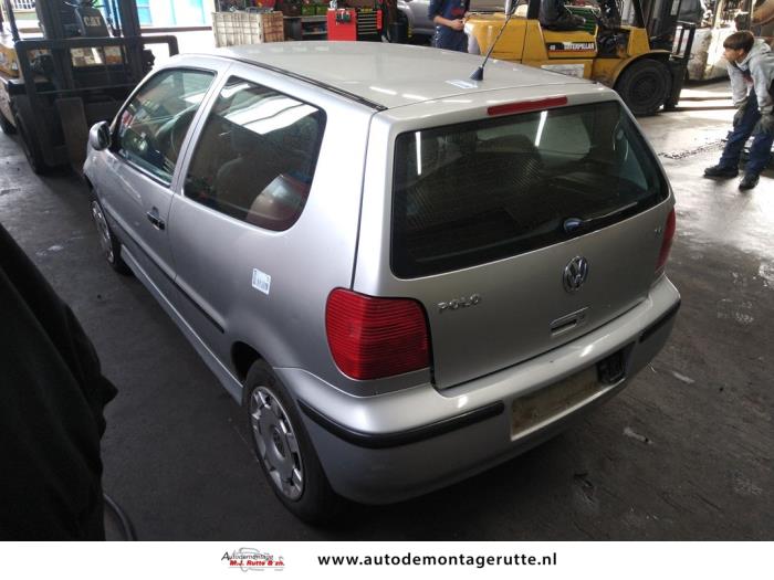 Volkswagen Polo III 1.4 16V 75 Vehículo de desguace (2001, Gris)