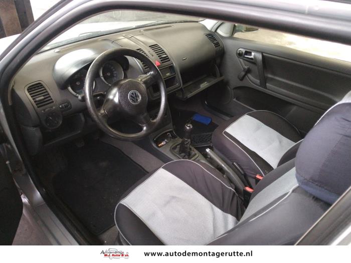 Volkswagen Polo III 1.4 16V 75 Vehículo de desguace (2001, Gris)