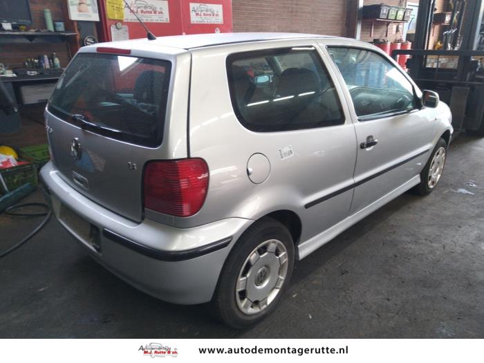 Volkswagen Polo III 1.4 16V 75 Vehículo de desguace (2001, Gris)