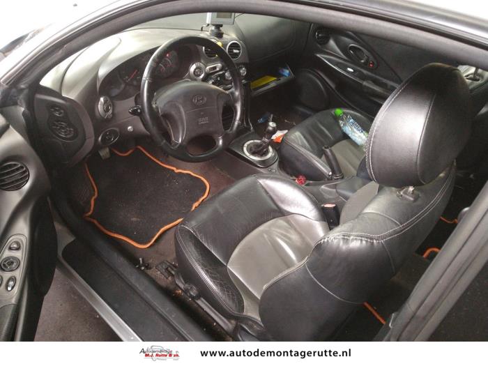 Hyundai Coupe 2.0i 16V Vehículo de desguace (2000, Gris)