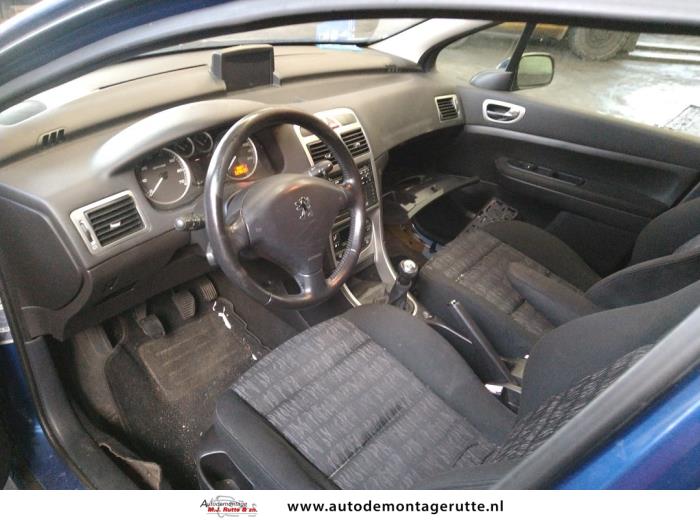 Peugeot 307 1.6 16V Samochód złomowany (2004, Szary)