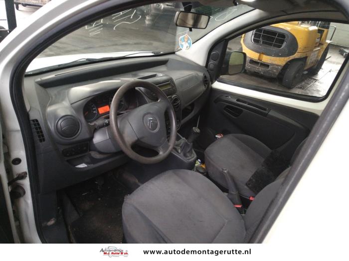 Citroen Nemo 1.4 HDi 70 Vehículo de desguace (2008, Granito)