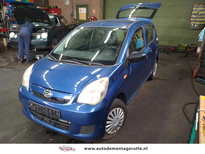 Daihatsu Cuore 1.0 12V DVVT Skrotfordon (2008, BLAUW)