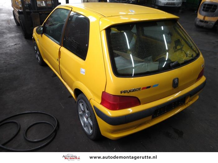 Peugeot 106 II 1.4 XN,XR,XT Vehículo de desguace (2002, Amarillo)