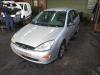 Ford Focus 1 1.4 16V Schrottauto (1999, Grau)
