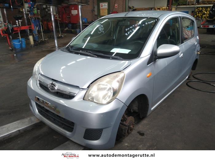Daihatsu Cuore 1.0 12V DVVT Schrottauto (2009, Grau)