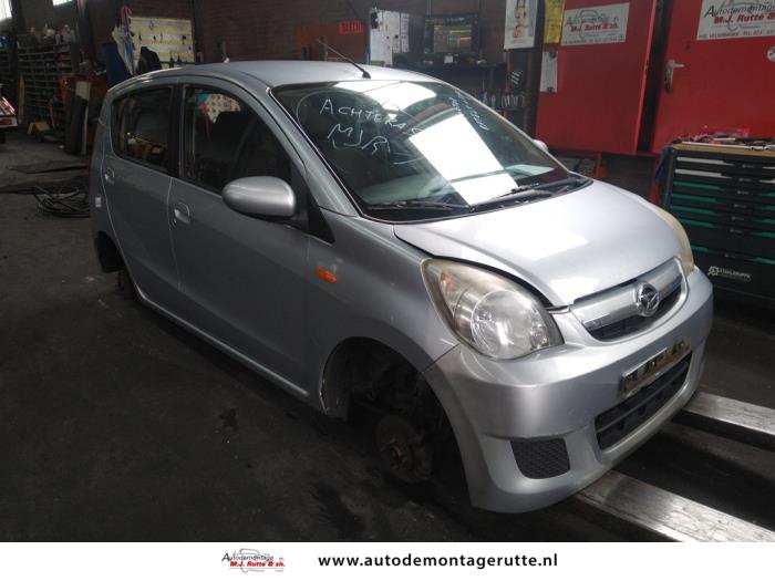 Daihatsu Cuore 1.0 12V DVVT Schrottauto (2009, Grau)