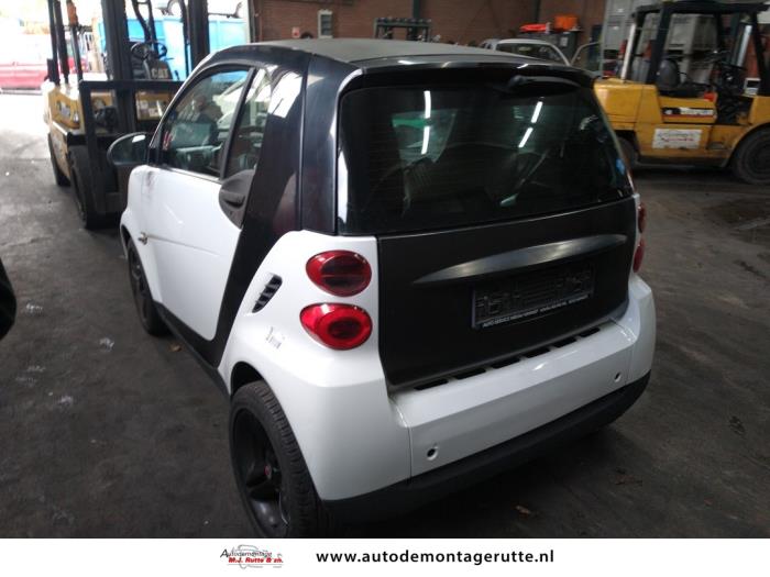 Smart Fortwo Coupé 1.0 45 KW Skrotfordon (2007, ZWART)