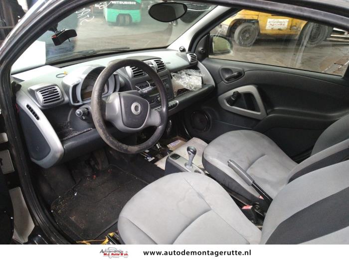 Smart Fortwo Coupé 1.0 45 KW Skrotfordon (2007, ZWART)