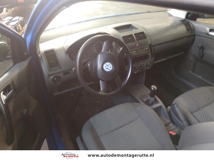 Volkswagen Polo IV 1.2 12V Skrotfordon (2002, BLAUW)