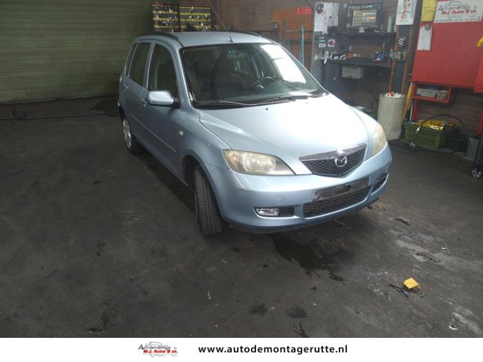 Mazda 2 1.4 16V Skrotfordon (2003, BLAUW)