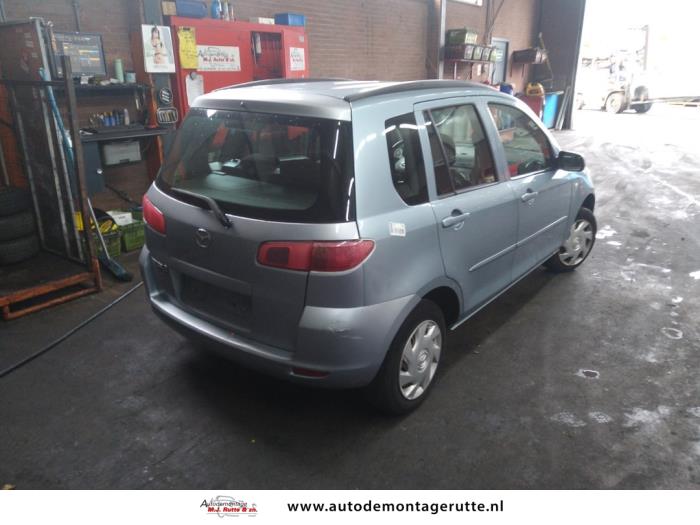 Mazda 2 1.4 16V Skrotfordon (2003, BLAUW)