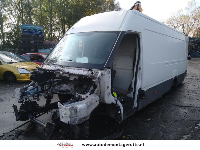Iveco New Daily VI 33S14, 35C14, 35S14 Skrotfordon (2020, WIT)