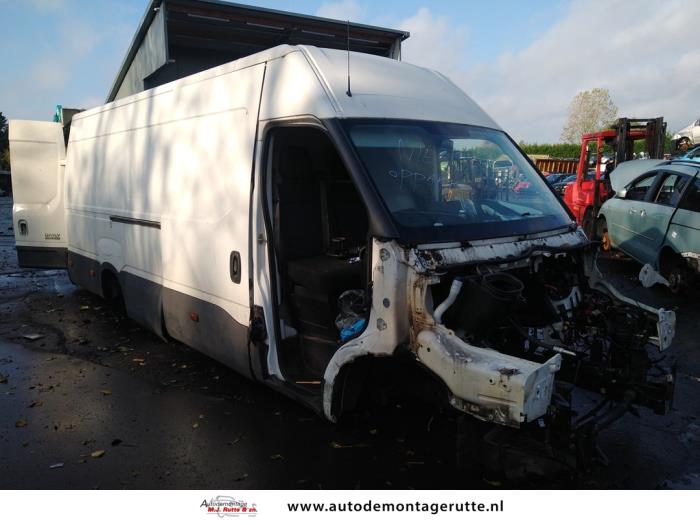 Iveco New Daily VI 33S14, 35C14, 35S14 Skrotfordon (2020, WIT)