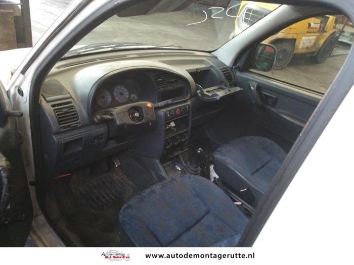 Peugeot Partner 1.9 D Skrotfordon (2001, NIET VAN TOEPASSING)