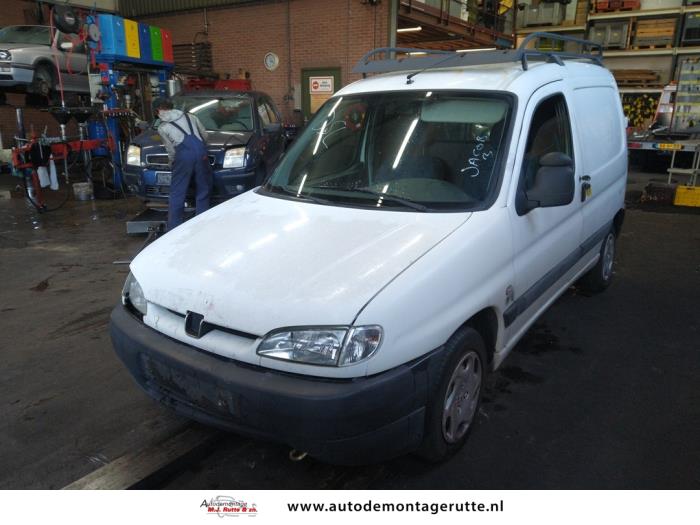 Peugeot Partner 1.9 D Skrotfordon (2001, NIET VAN TOEPASSING)