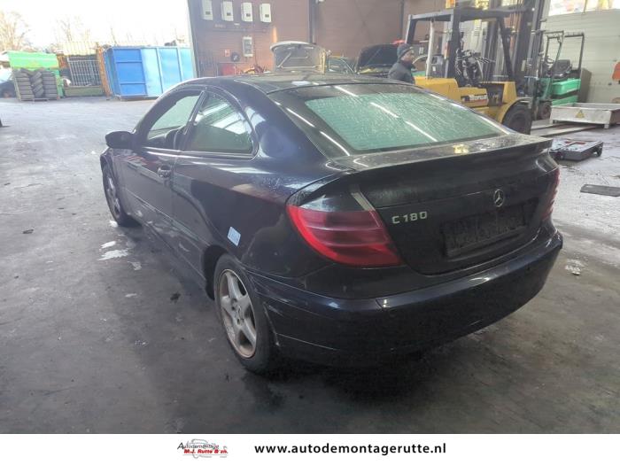 Mercedes C Sportcoupé 2.0 C-180 16V Vehículo de desguace (2001, Azul)