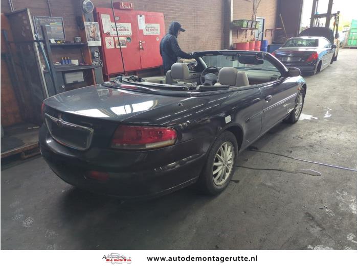 Chrysler Sebring Convertible 2.7 V6 24V Schrottauto (2003, Schwarz)